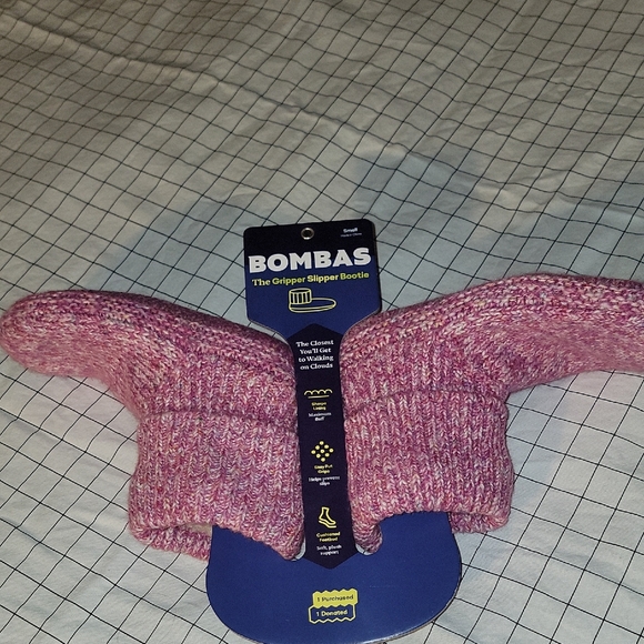 Bombas Women's Slippers in Pink Knit - Picture 2 of 7
